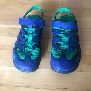 THE NORTH FACE | Blue & Green Boy’s Size 3 Shoes